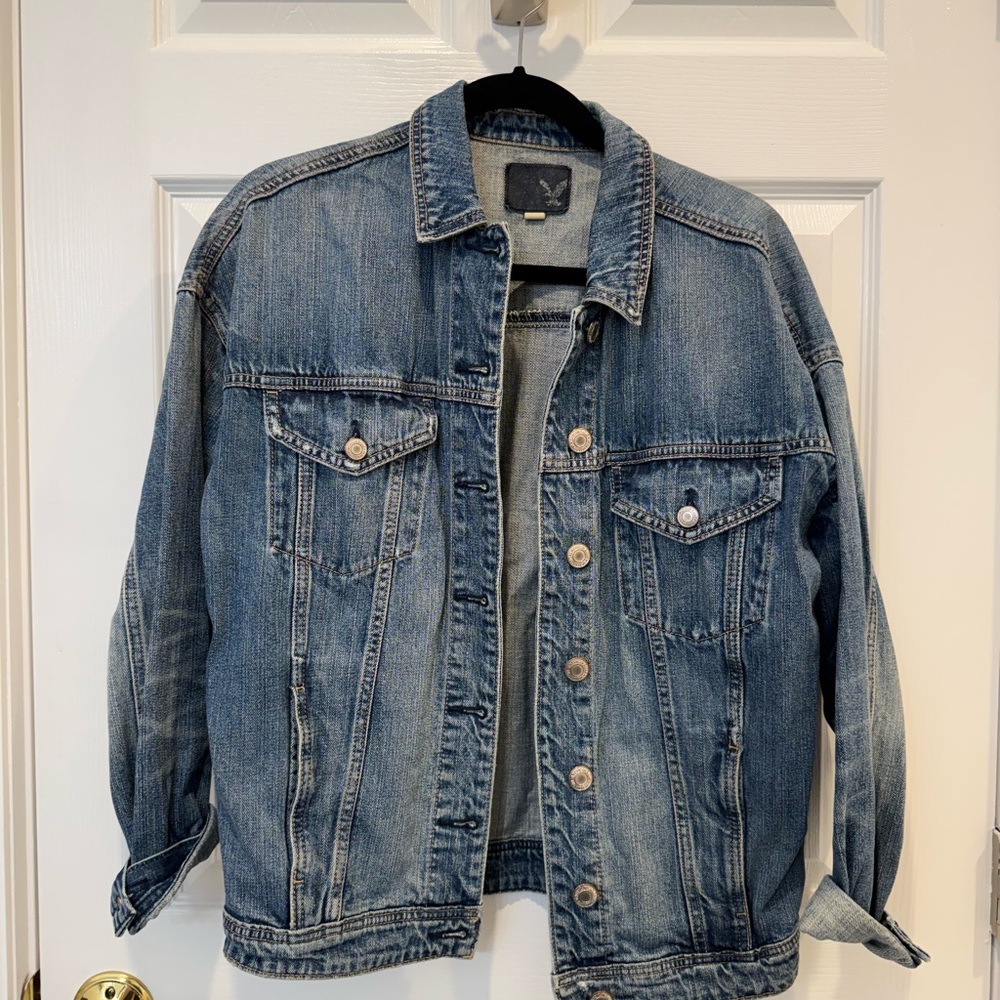 American Eagle - Size S - Women’s “Boyfriend” Denim Jacket - Great Condition